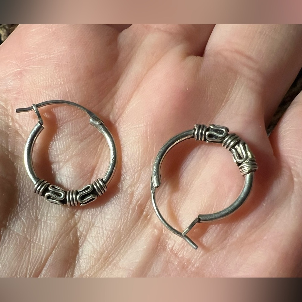 Bali Balinese Silver Earrings Hoops 1.5 cm Tubes Small Latch Mod Oxidized Thai - Picture 6 of 7
